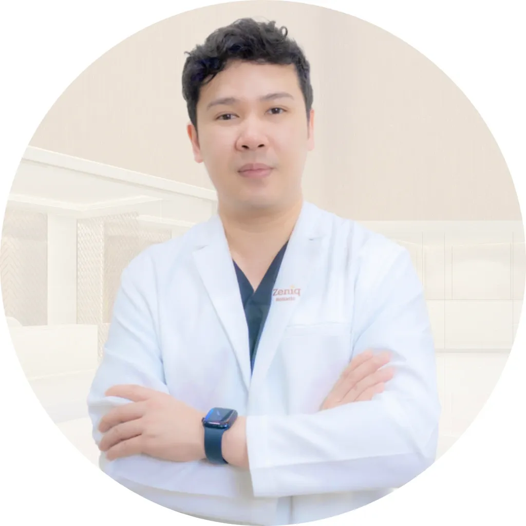นายแพทย์ เอนกชัย ดกพฤกษ์ (หมอบอล) Zeniq Holistic Clinic